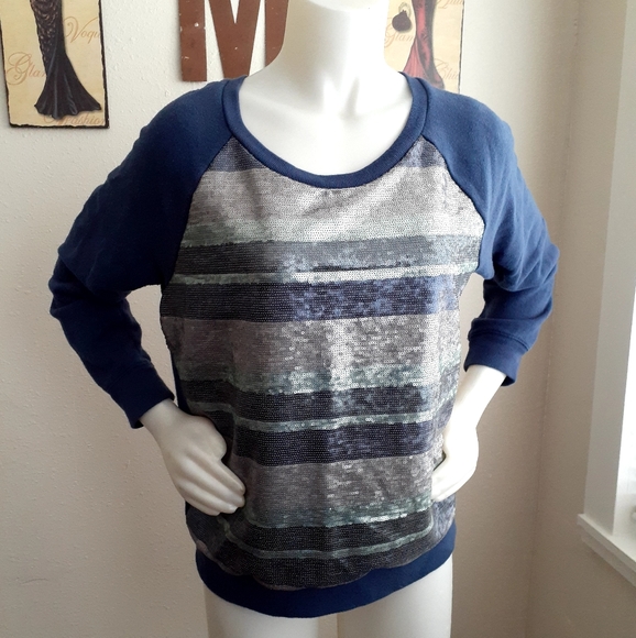 Victoria secret squins sweater size Large. - Picture 3 of 8